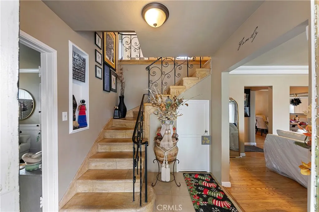 3907 Edgehill Drive, Leimert Park, California 90008 home-pic-4